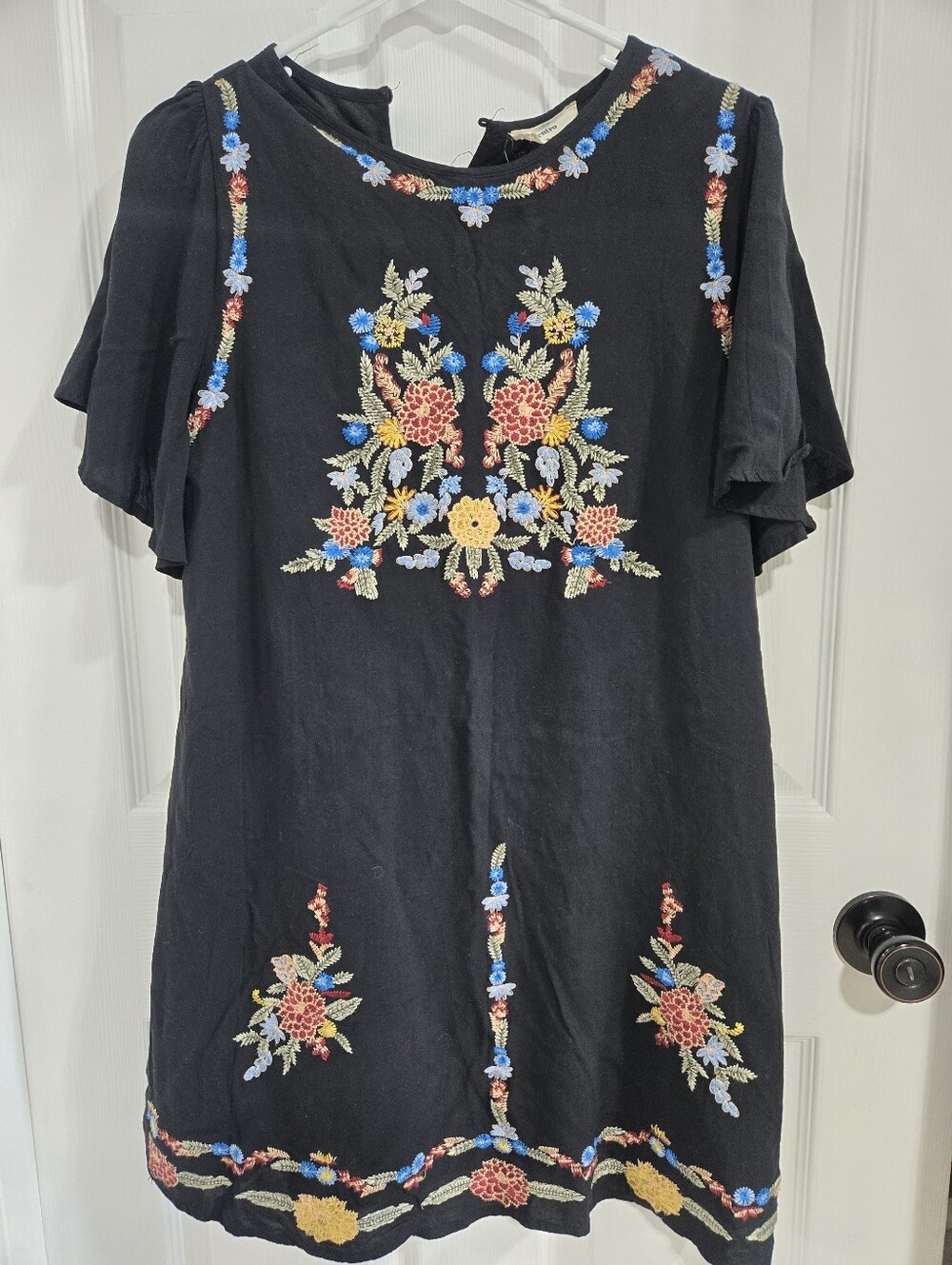 Entro Dress Black Short Embroidered Floral Mini Dress Size Medium